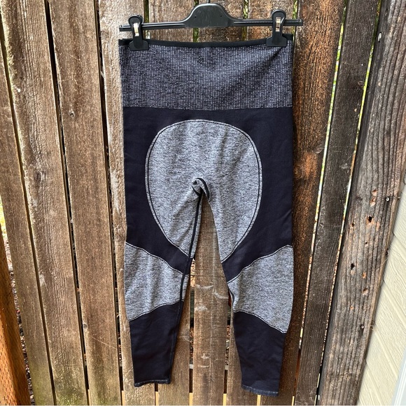 Third love Flex Seamless Compression Leggings In Black & Gray Sz L - Picture 4 of 8